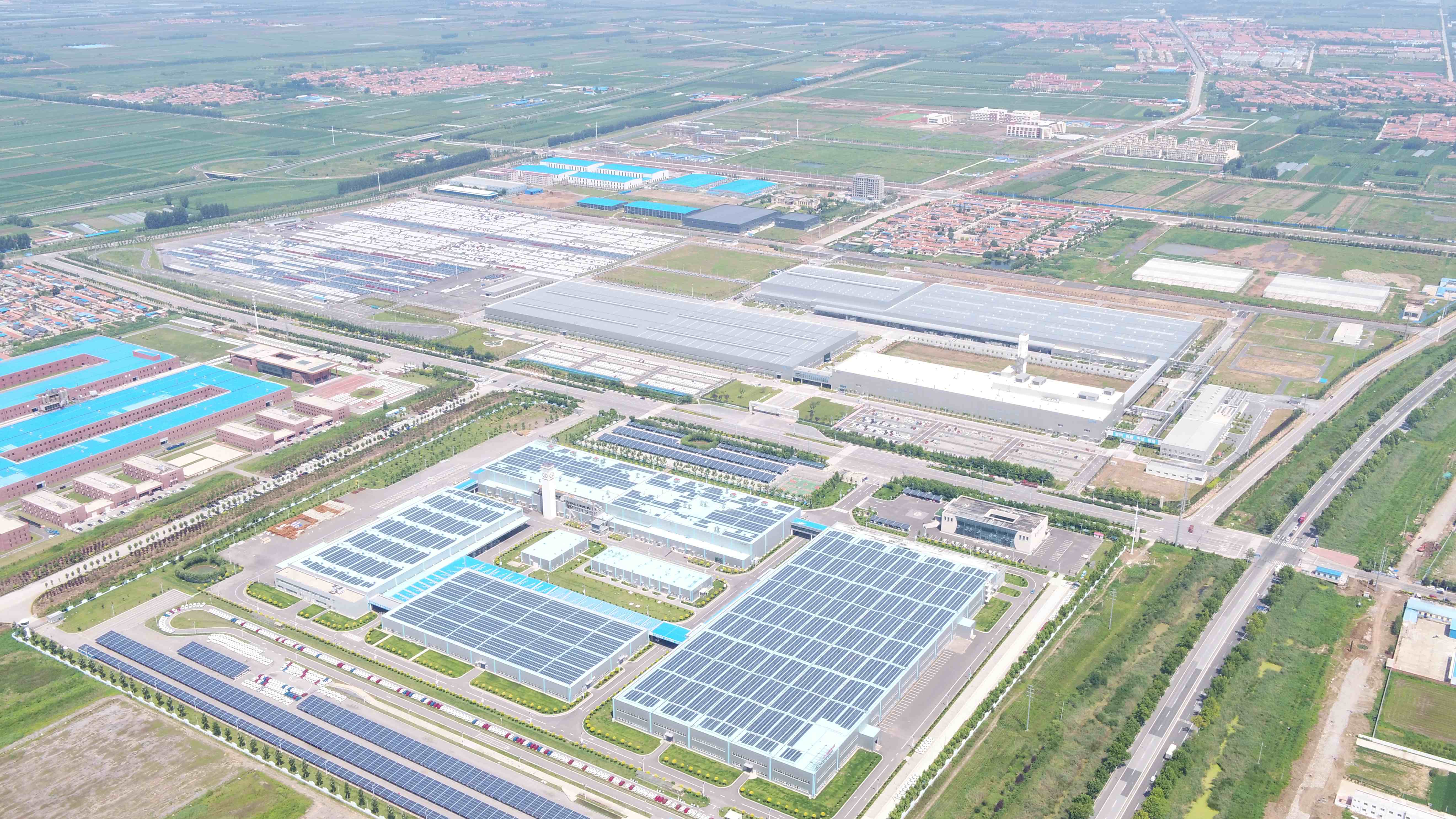 青島城投集團(tuán)萊西平度公司北汽新能源汽車萊西生產(chǎn)基地二期項(xiàng)目實(shí)景圖1_compressed 青島城投集團(tuán)萊西平度公司北汽新能源汽車萊西生產(chǎn)基地二期項(xiàng)目實(shí)景圖1_compressed