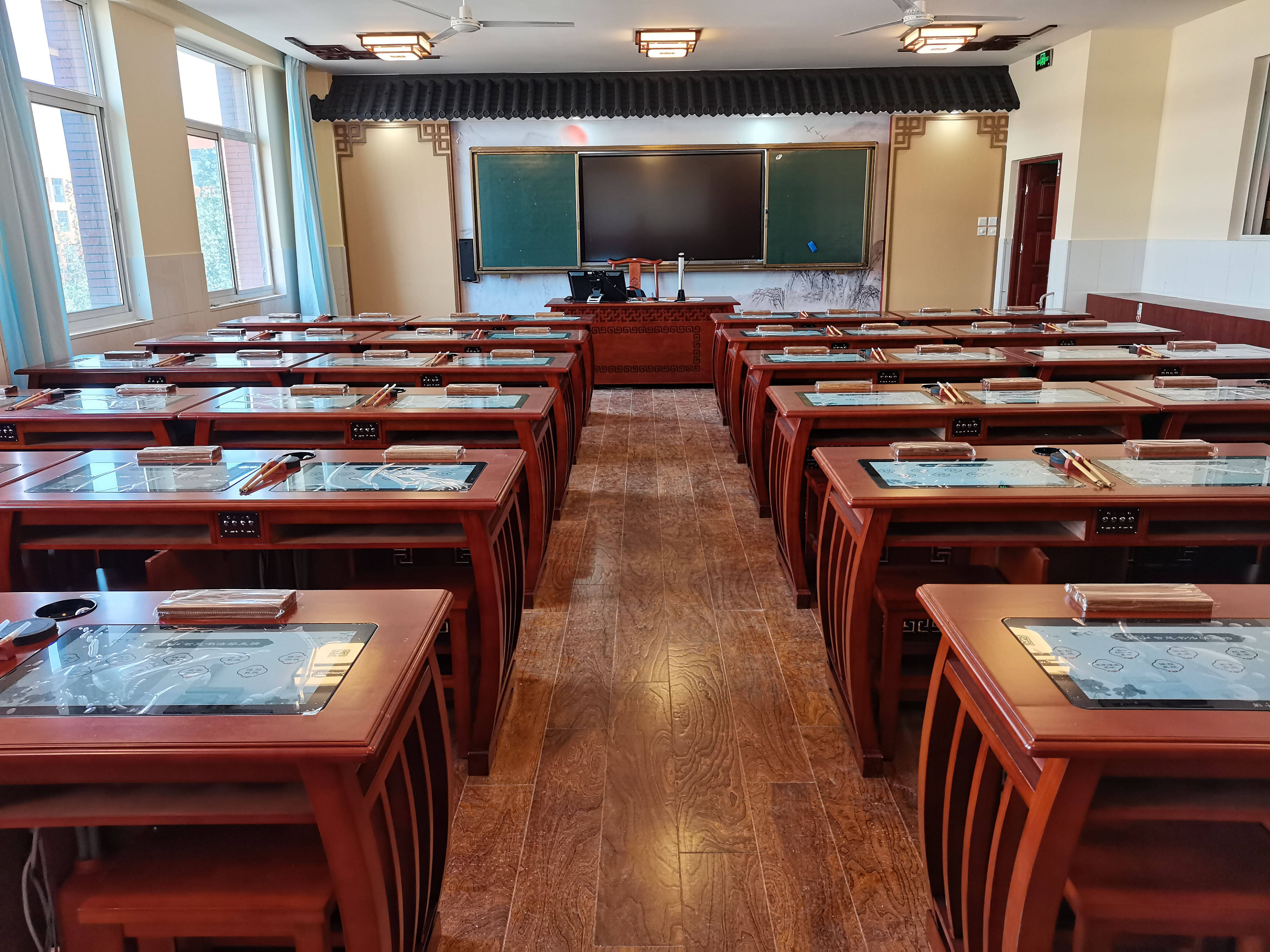 山東啟華教育科技有限公司翰和智慧書法教室效果圖1 山東啟華教育科技有限公司翰和智慧書法教室效果圖1